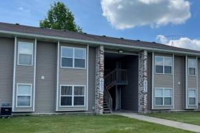 The Ingrid Apt #8 - Fresh and Simple 2bd with WiFi